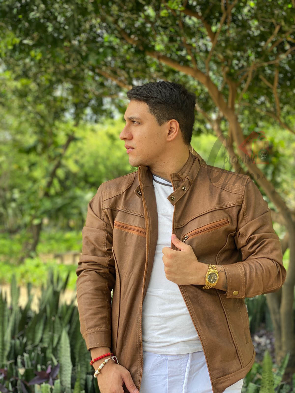 Chaqueta clásica en cuero textil