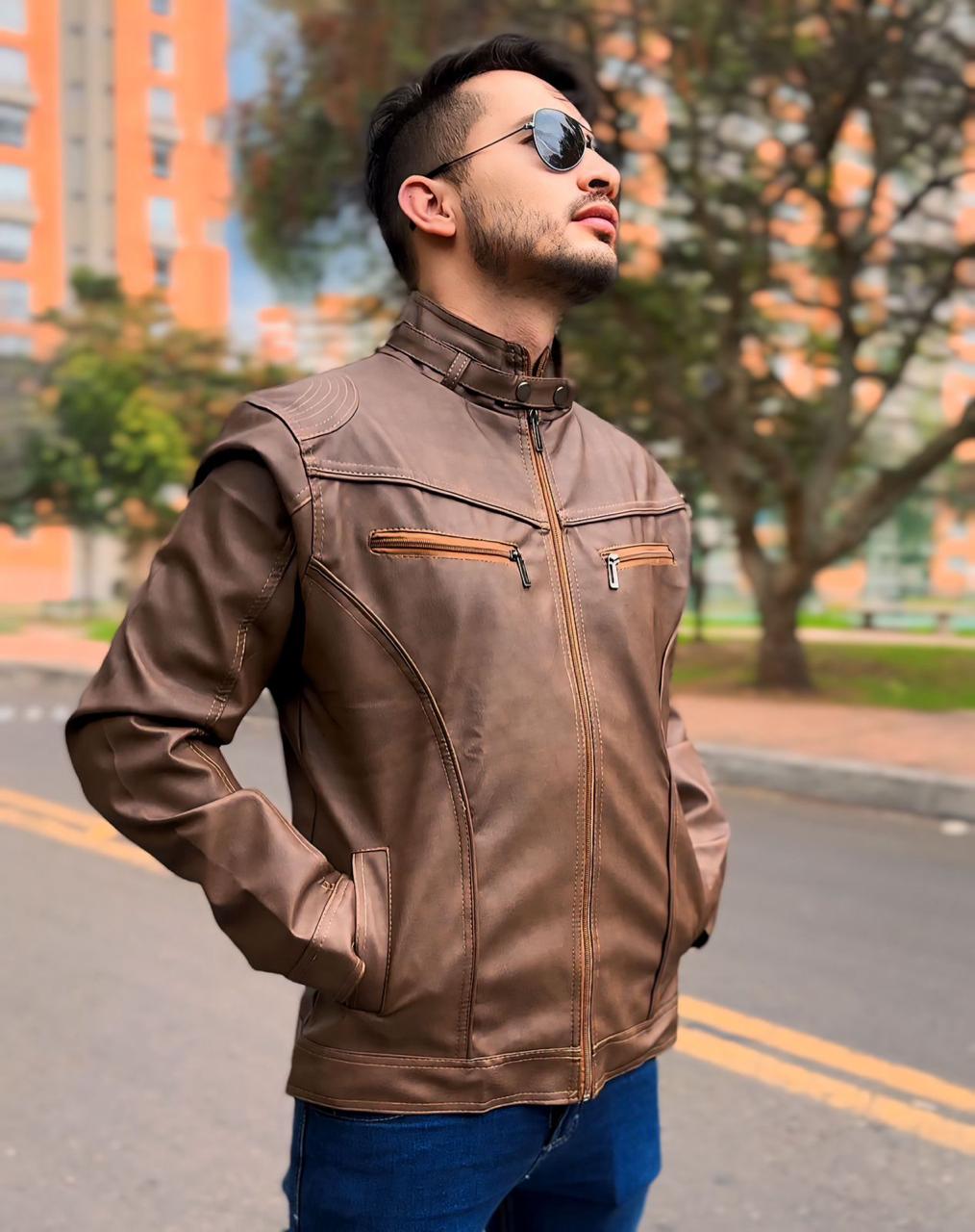 Chaqueta clásica en cuero textil